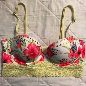 Victoria’s Secret PINK bra